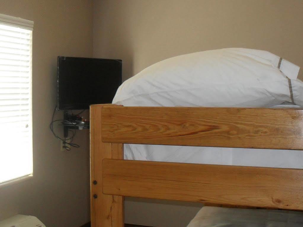 Bell'S Extended Stay And Suites 세인트 로버트 외부 사진